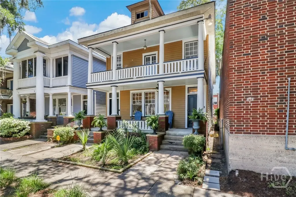 11 E 34th Street Savannah GA 31401