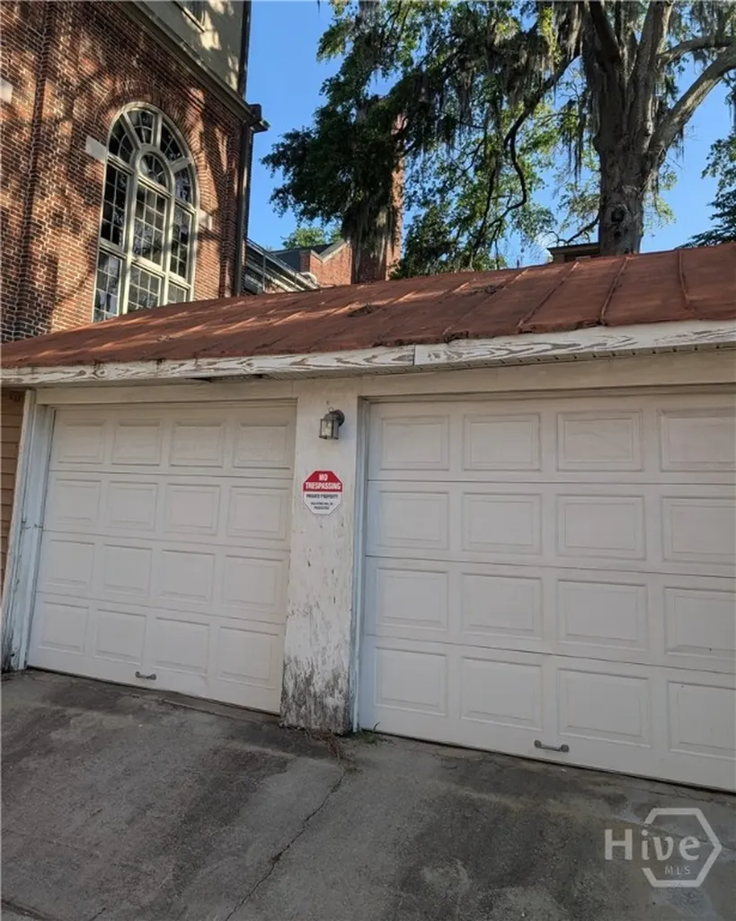 11 E 34th Street Savannah GA 31401