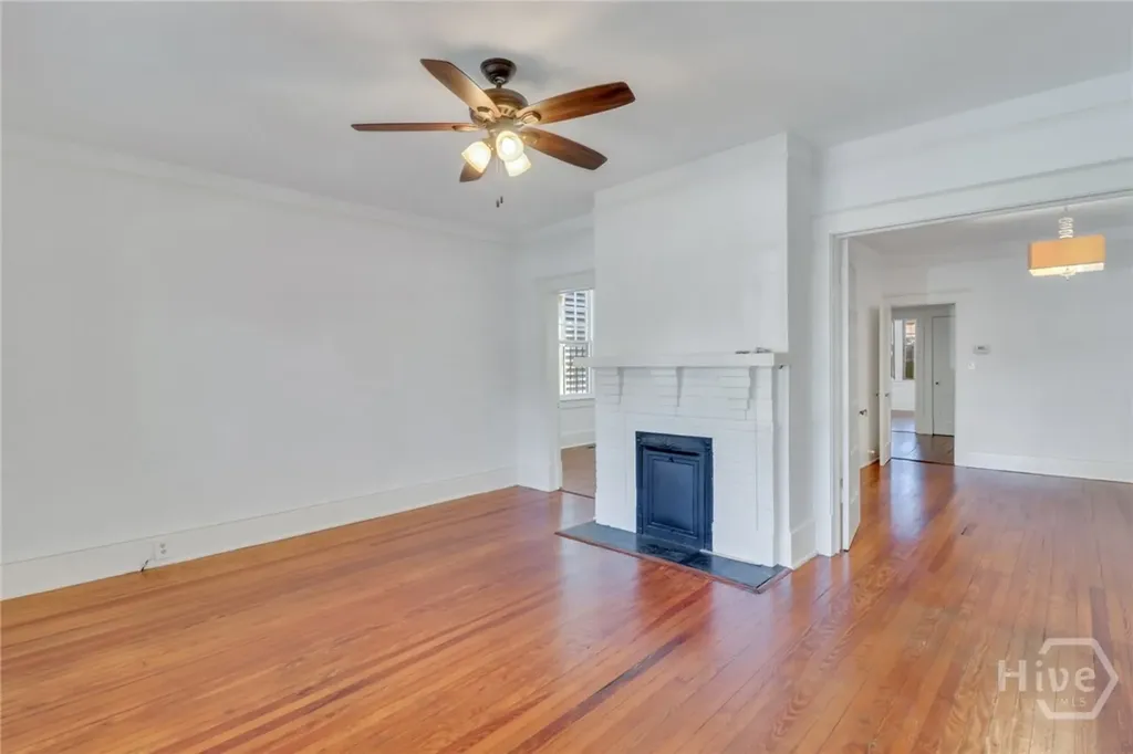 11 E 34th Street Savannah GA 31401