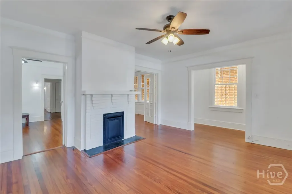 11 E 34th Street Savannah GA 31401