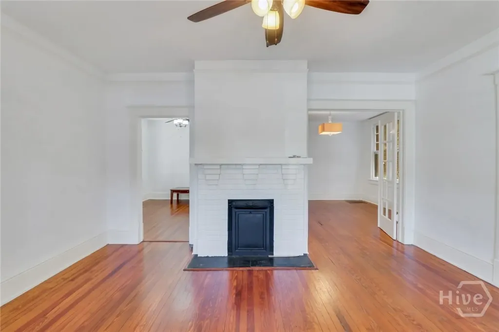 11 E 34th Street Savannah GA 31401