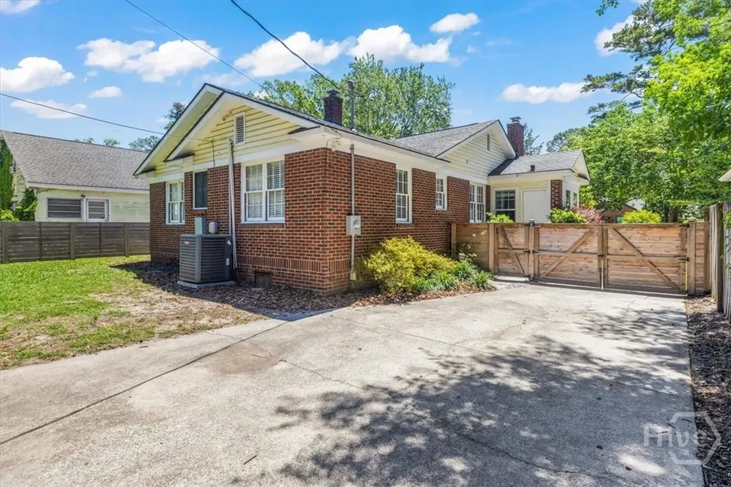 516 E 58th Street Savannah GA 31405