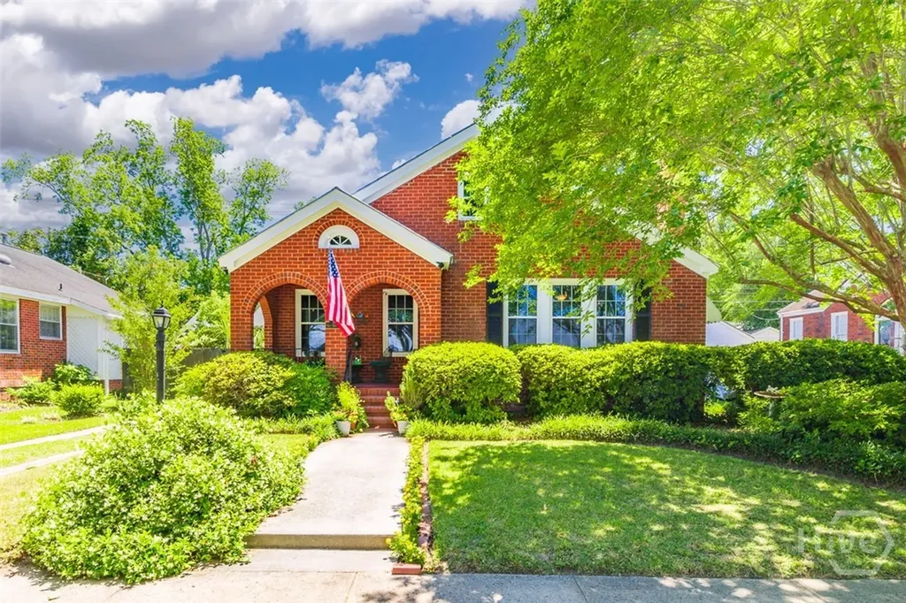 709 E 52nd Street Savannah GA 31405