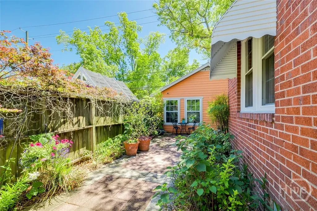709 E 52nd Street Savannah GA 31405