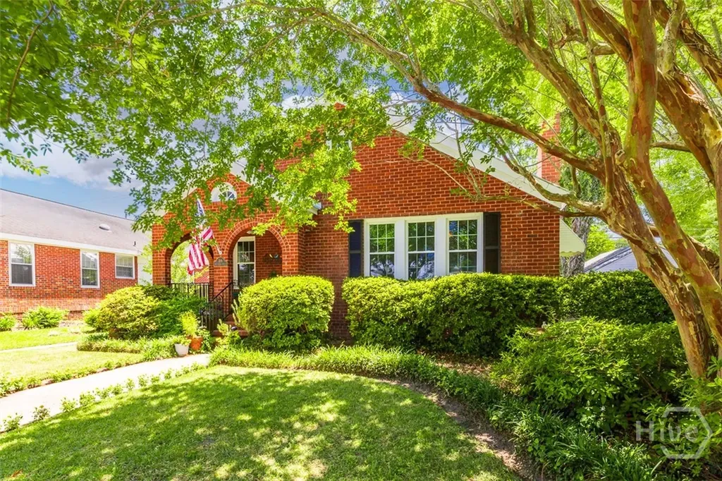 709 E 52nd Street Savannah GA 31405