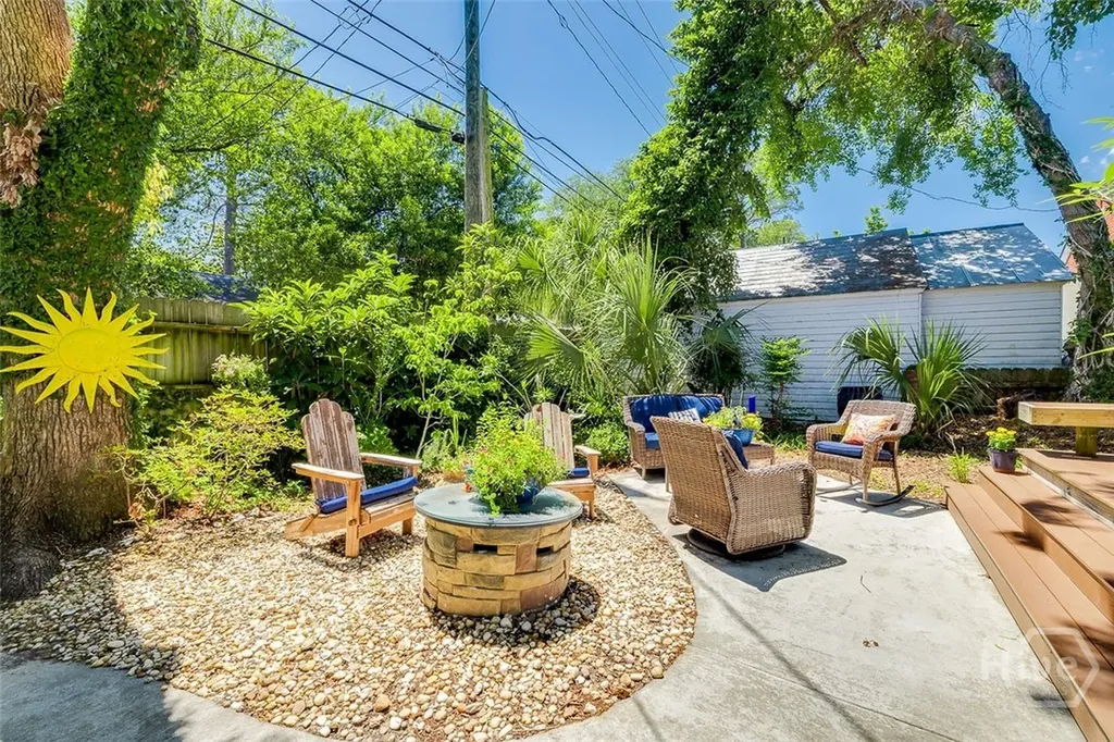 709 E 52nd Street Savannah GA 31405