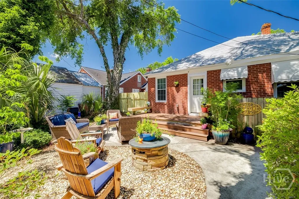 709 E 52nd Street Savannah GA 31405