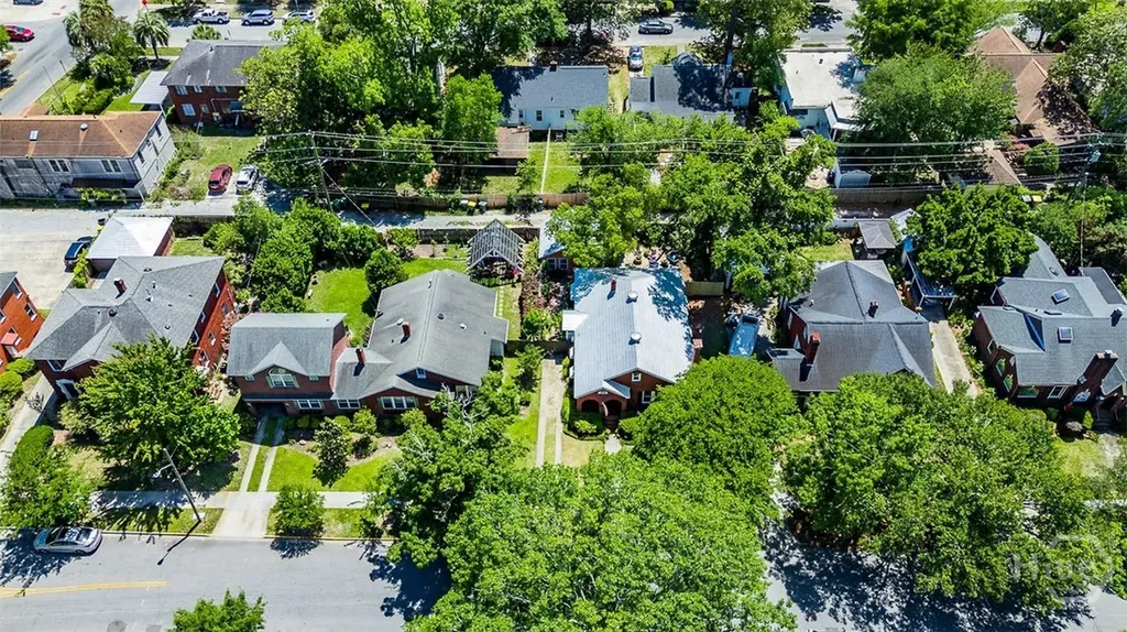 709 E 52nd Street Savannah GA 31405