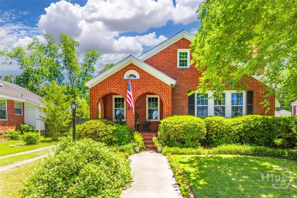 709 E 52nd Street Savannah GA 31405