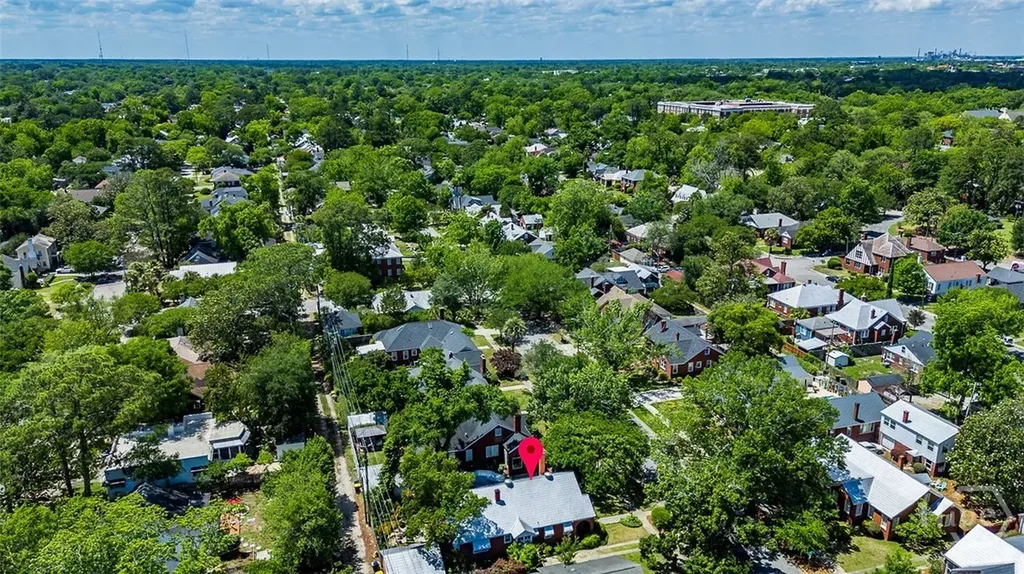 709 E 52nd Street Savannah GA 31405