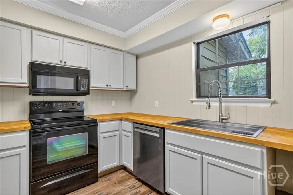 15 Hidden Lake Court Savannah GA 31419