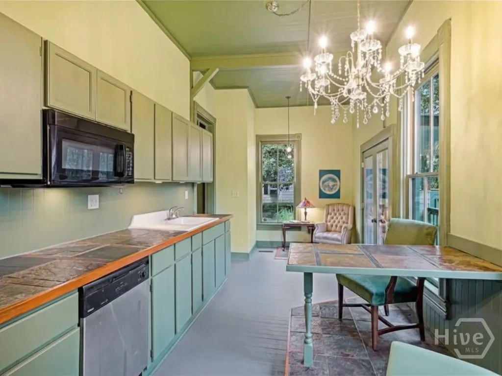 212 W 40th Street Savannah GA 31401