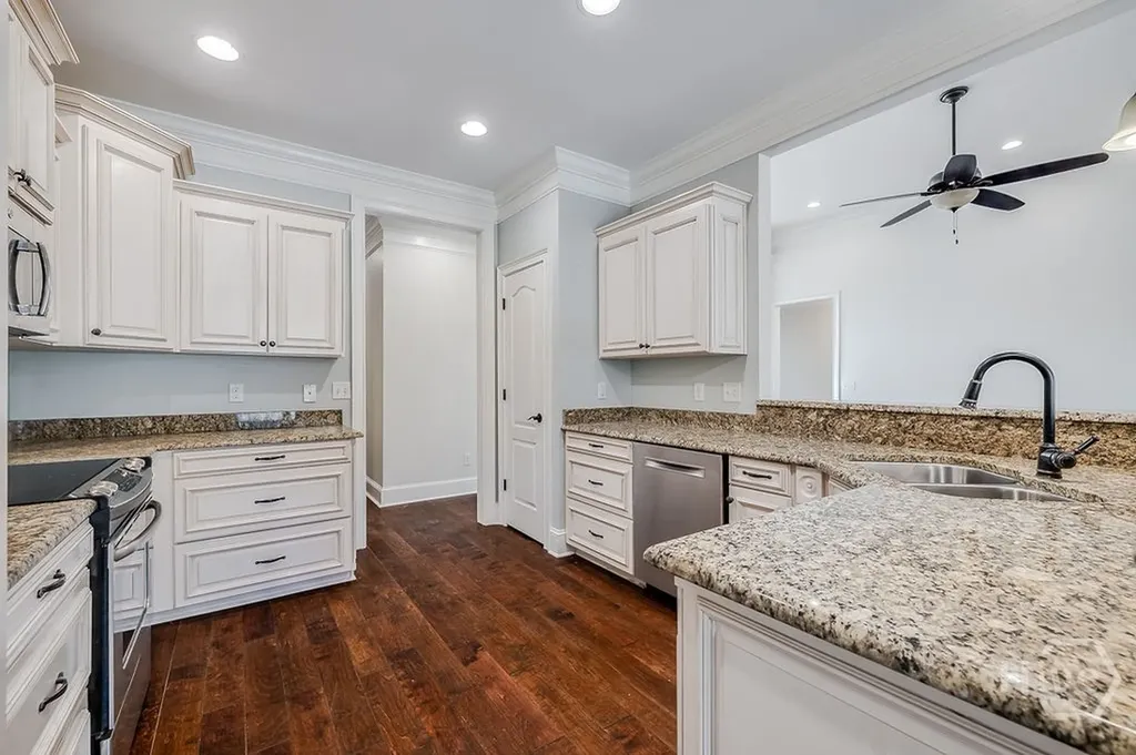 389 Chastain Circle Richmond Hill GA 31324