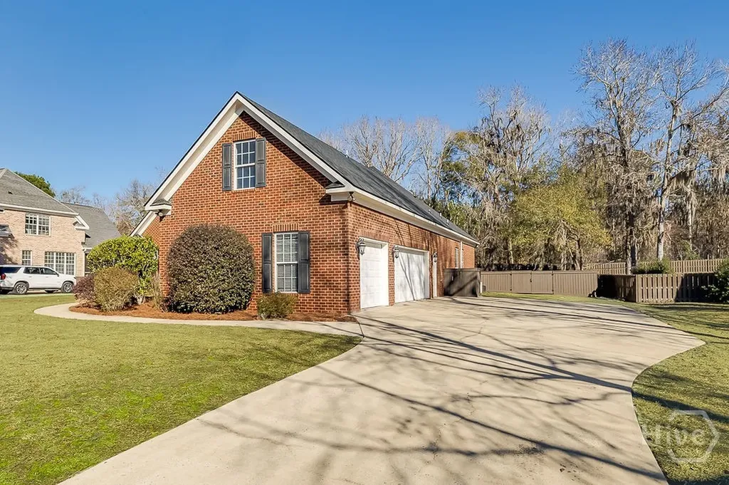 389 Chastain Circle Richmond Hill GA 31324