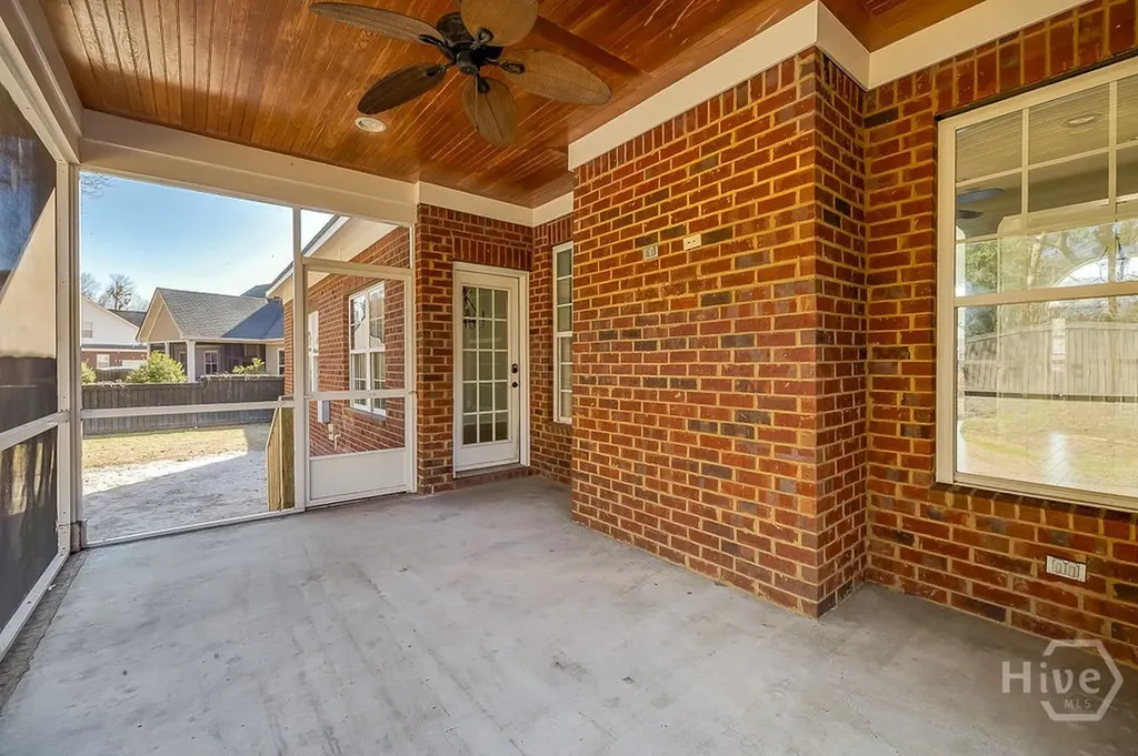 389 Chastain Circle Richmond Hill GA 31324