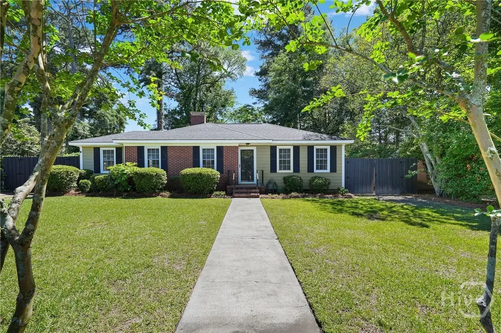 1217 E Derenne Avenue Savannah GA 31406