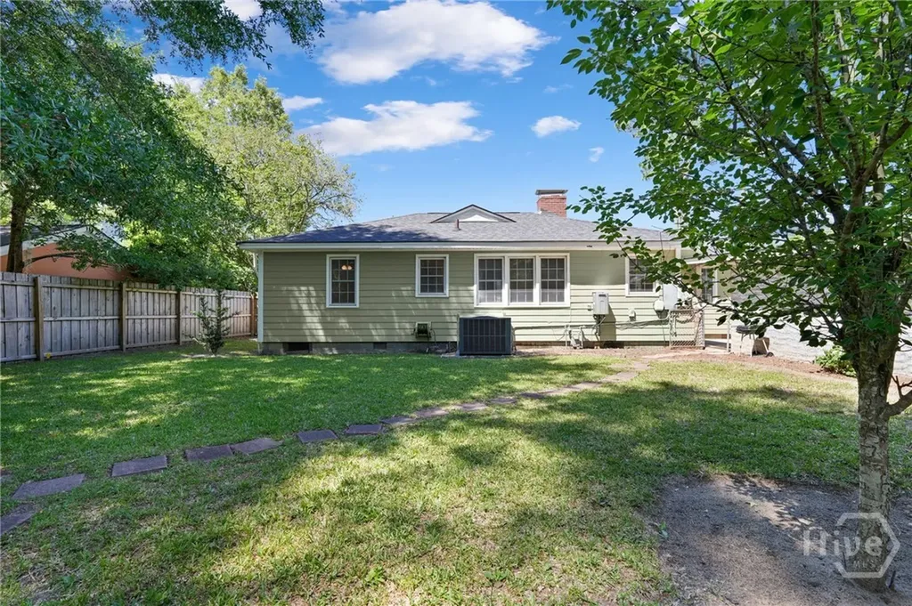 1217 E Derenne Avenue Savannah GA 31406