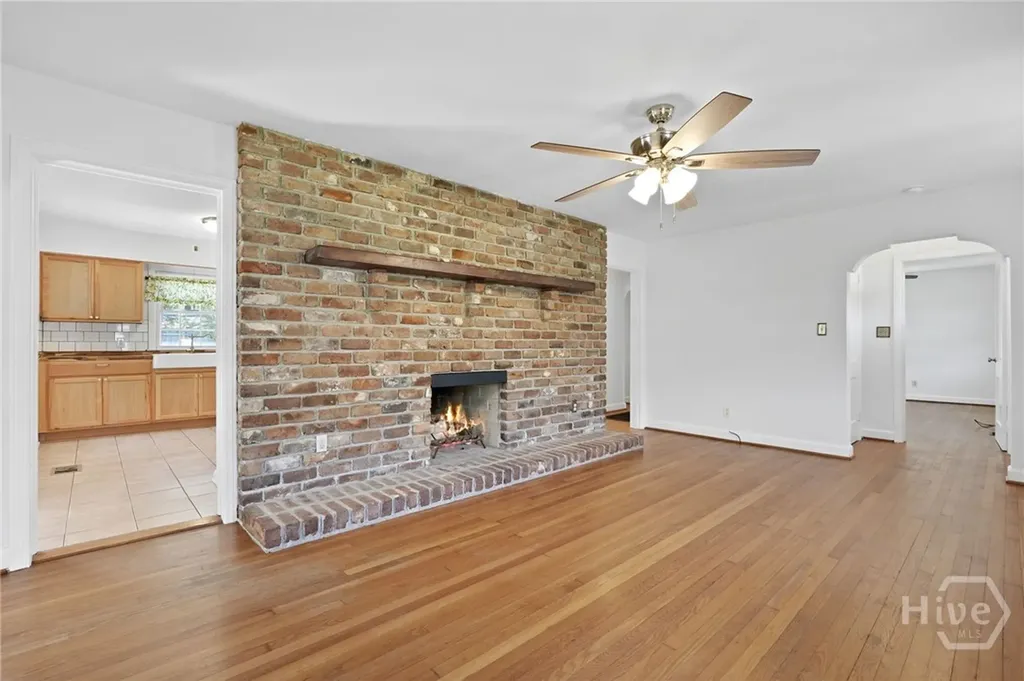 1217 E Derenne Avenue Savannah GA 31406