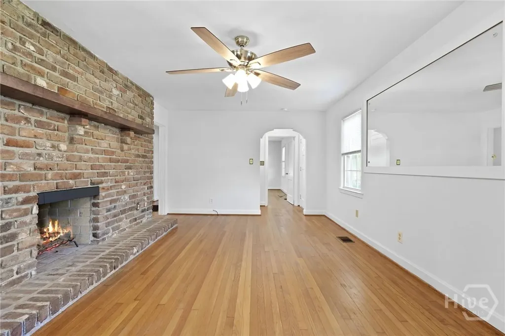 1217 E Derenne Avenue Savannah GA 31406