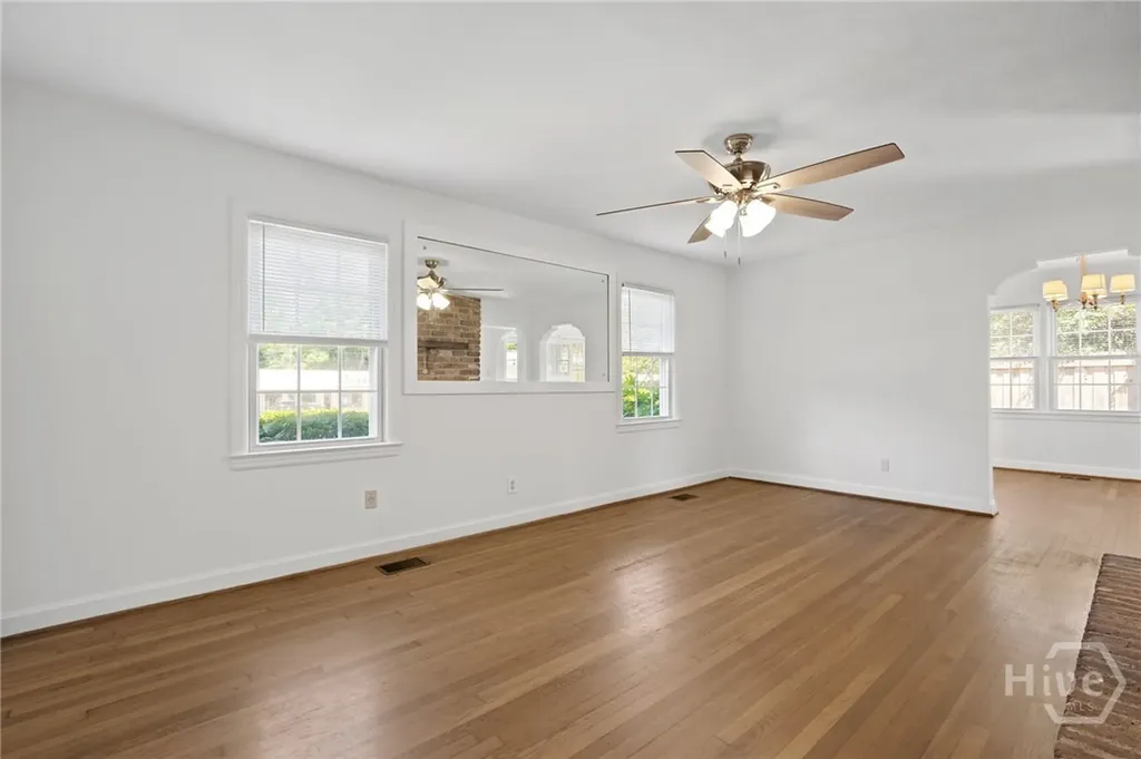1217 E Derenne Avenue Savannah GA 31406