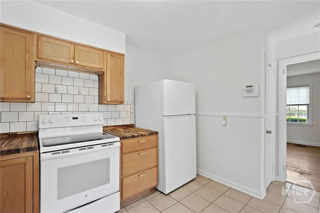 1217 E Derenne Avenue Savannah GA 31406