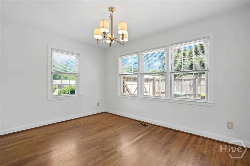 1217 E Derenne Avenue Savannah GA 31406