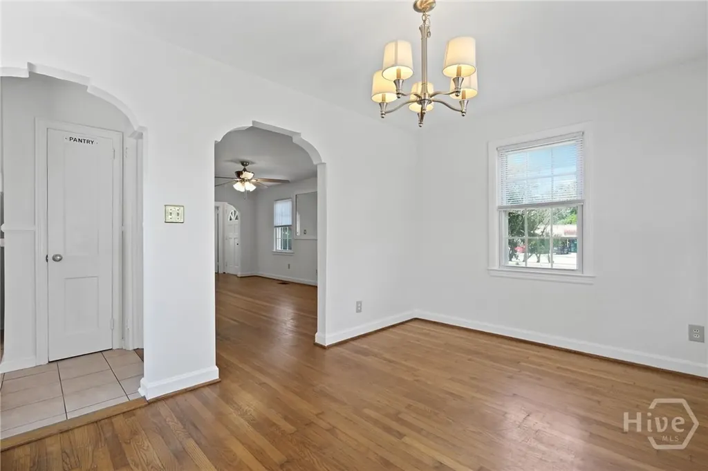 1217 E Derenne Avenue Savannah GA 31406
