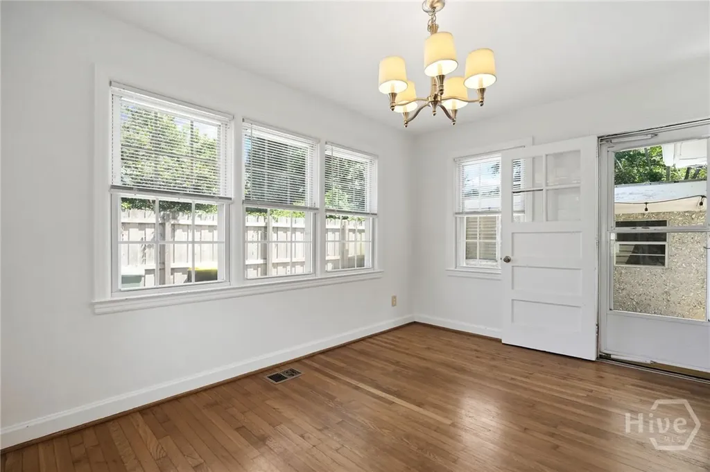 1217 E Derenne Avenue Savannah GA 31406