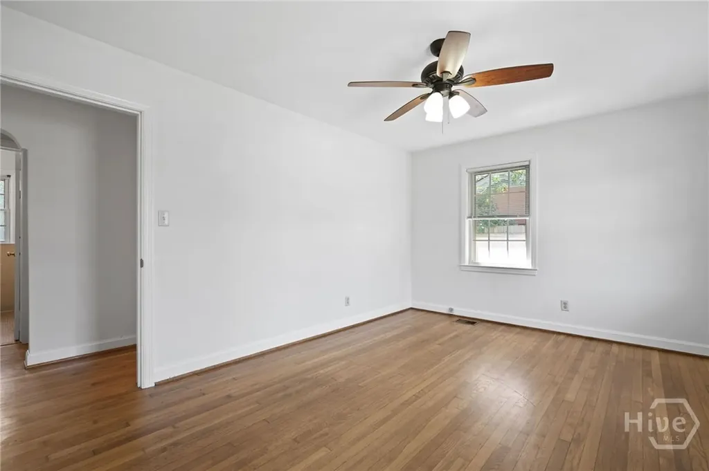 1217 E Derenne Avenue Savannah GA 31406