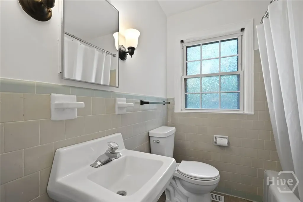 1217 E Derenne Avenue Savannah GA 31406