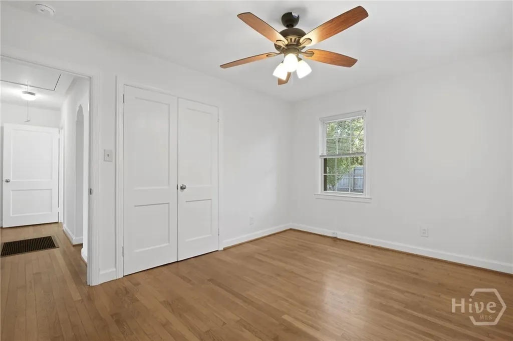 1217 E Derenne Avenue Savannah GA 31406