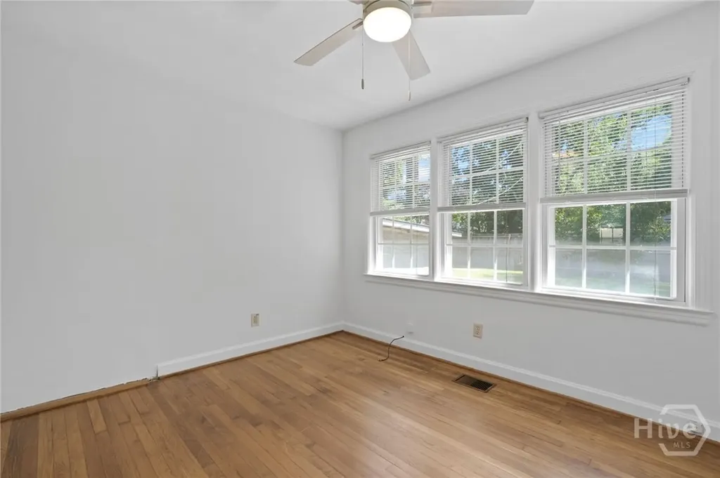 1217 E Derenne Avenue Savannah GA 31406