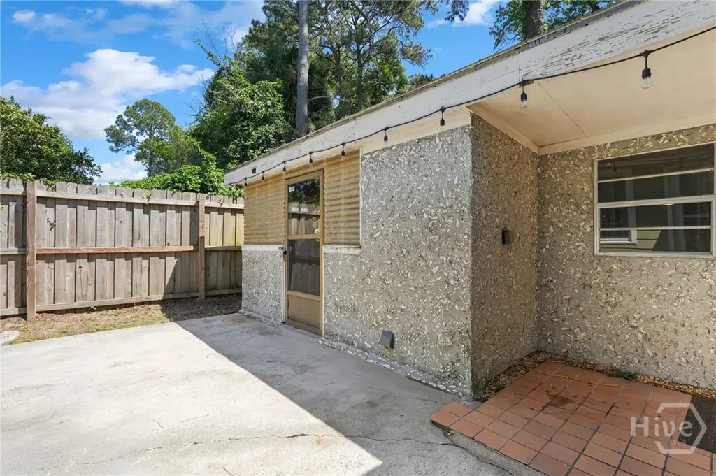 1217 E Derenne Avenue Savannah GA 31406