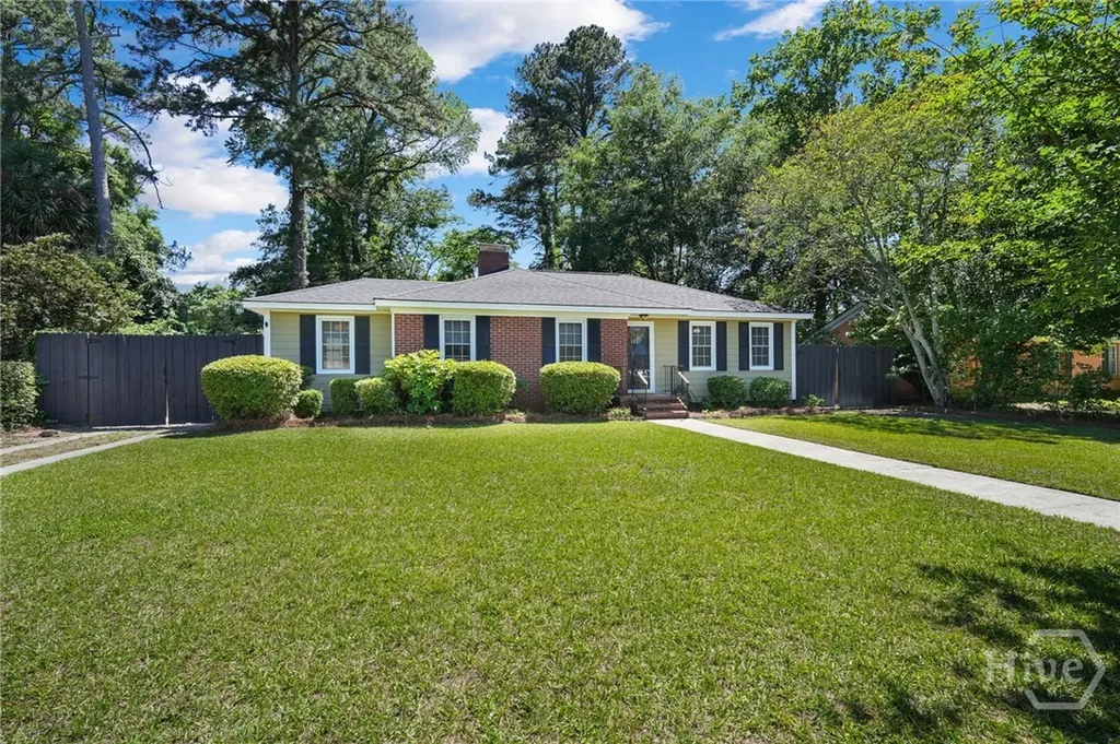1217 E Derenne Avenue Savannah GA 31406