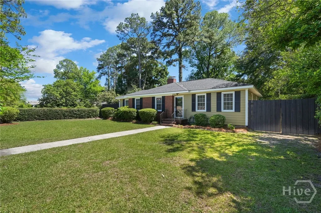 1217 E Derenne Avenue Savannah GA 31406