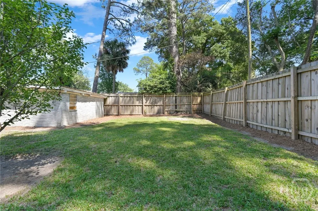 1217 E Derenne Avenue Savannah GA 31406
