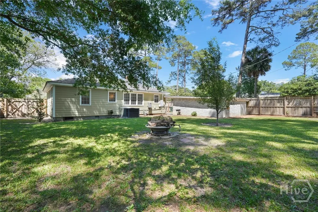 1217 E Derenne Avenue Savannah GA 31406