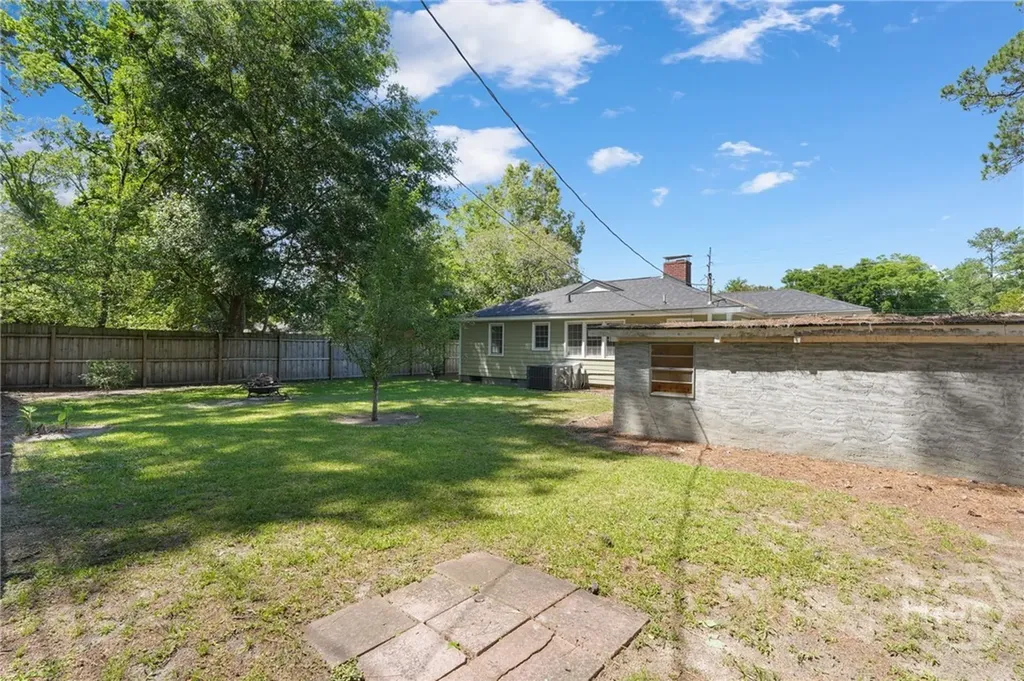 1217 E Derenne Avenue Savannah GA 31406