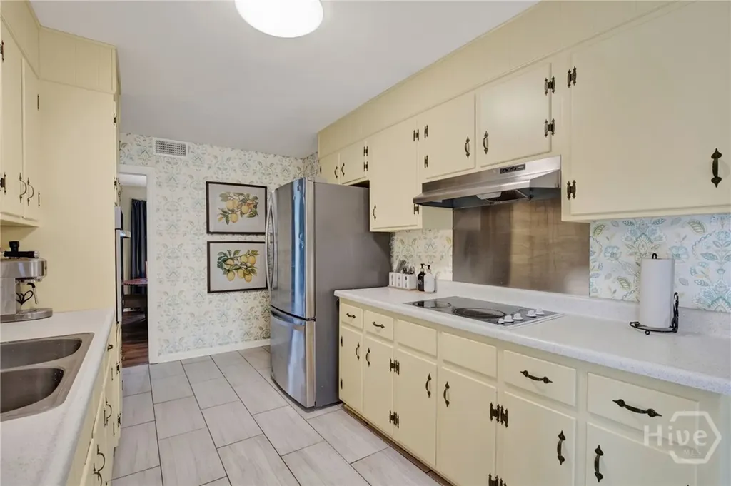 1908 Colonial Drive Savannah GA 31406