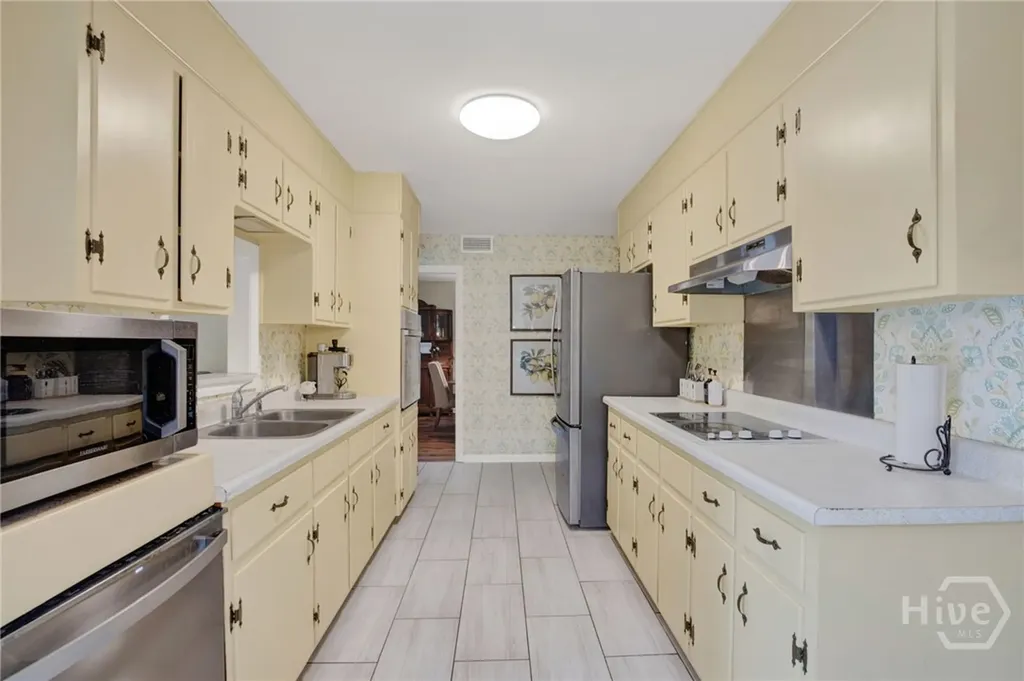 1908 Colonial Drive Savannah GA 31406