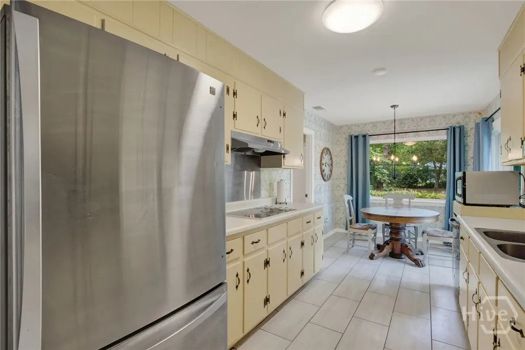 1908 Colonial Drive Savannah GA 31406