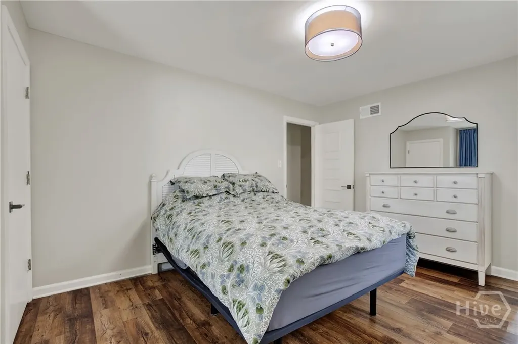 1908 Colonial Drive Savannah GA 31406
