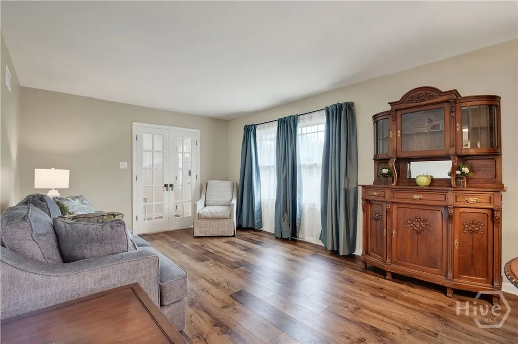 1908 Colonial Drive Savannah GA 31406