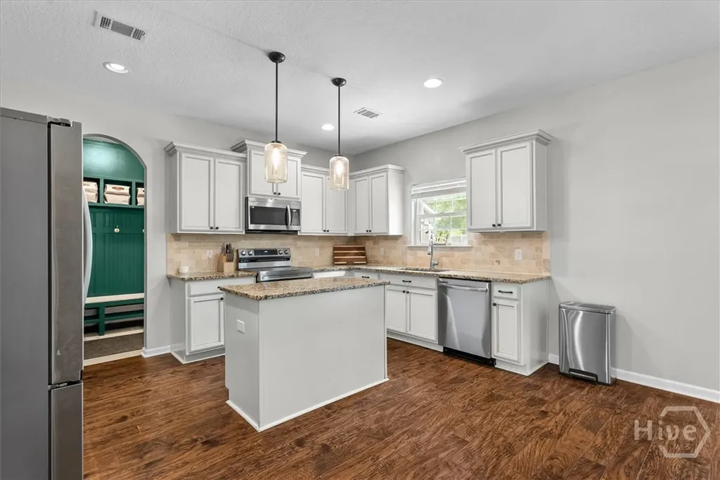 95 Flemington Oaks Drive Hinesville GA 31313