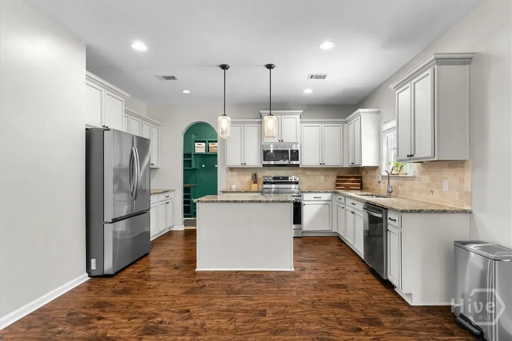 95 Flemington Oaks Drive Hinesville GA 31313