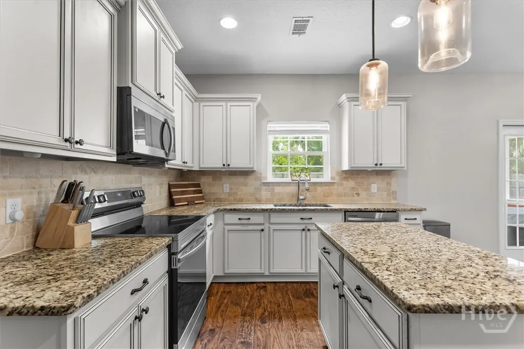 95 Flemington Oaks Drive Hinesville GA 31313