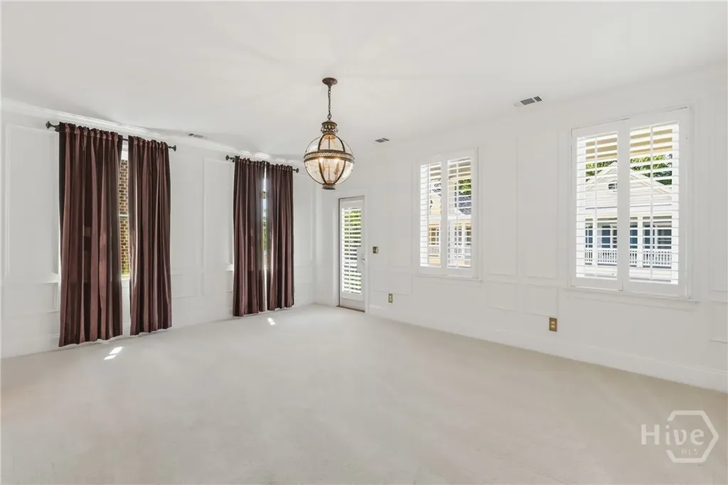 10 Turnbull Lane Savannah GA 31410