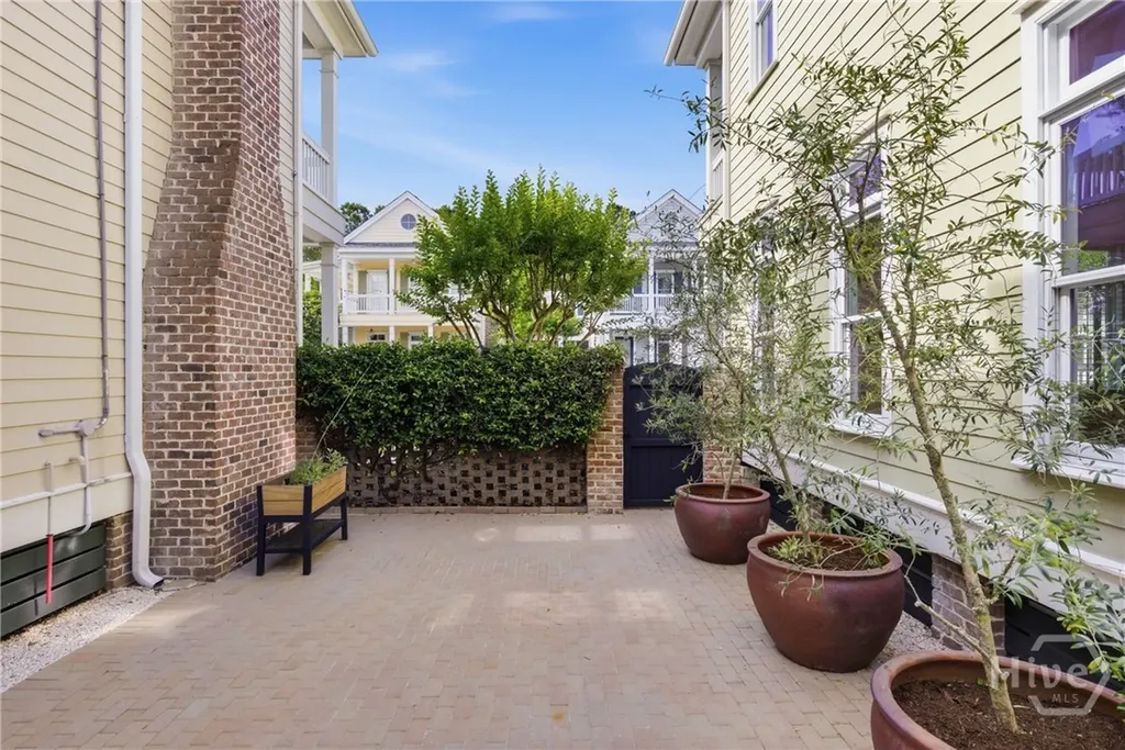 10 Turnbull Lane Savannah GA 31410