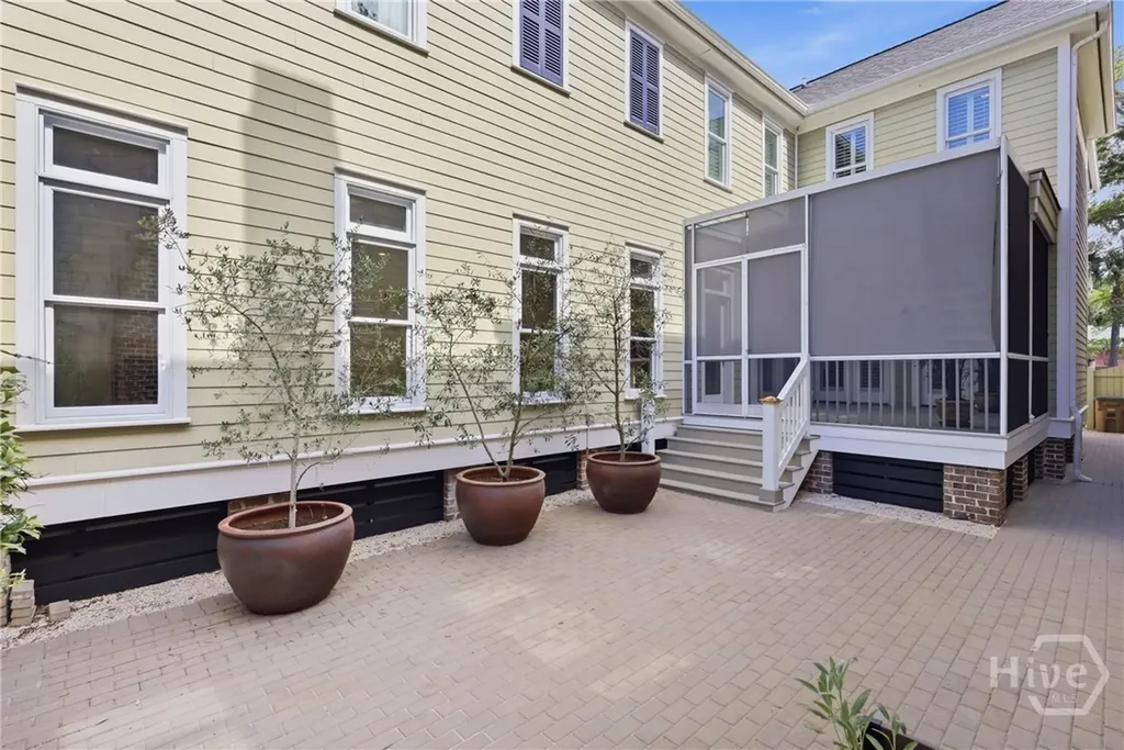 10 Turnbull Lane Savannah GA 31410
