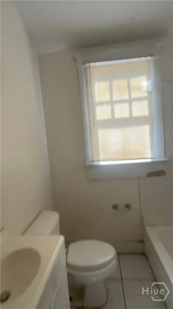 512 W 44th Street Savannah GA 31405